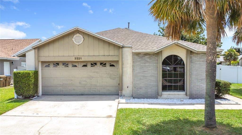 For Sale: $364,999 (2 beds, 2 baths, 1330 Square Feet)