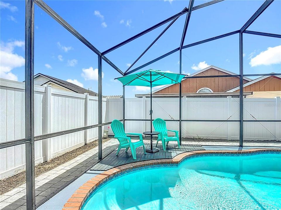 For Sale: $364,999 (2 beds, 2 baths, 1330 Square Feet)