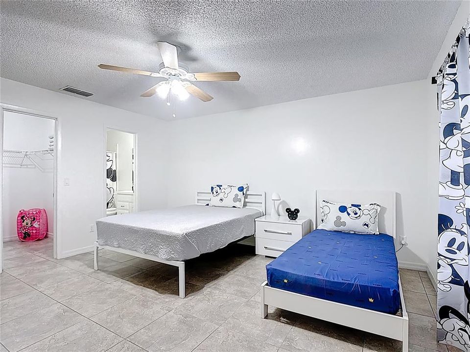 For Sale: $364,999 (2 beds, 2 baths, 1330 Square Feet)