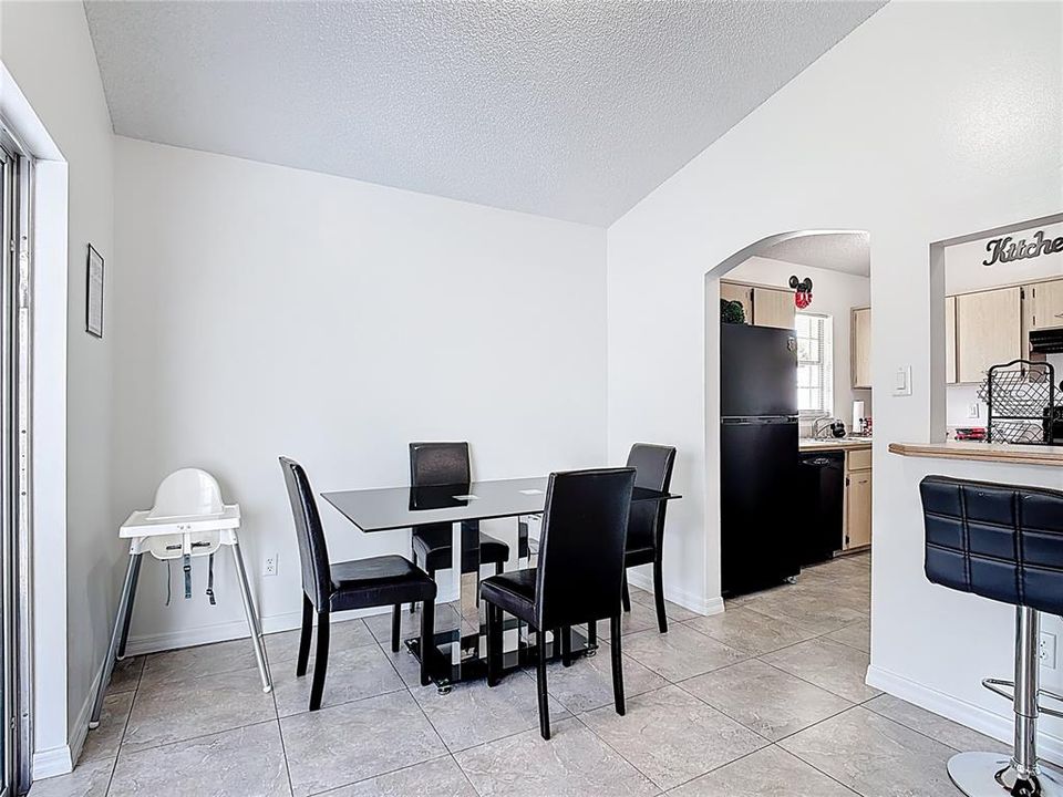For Sale: $364,999 (2 beds, 2 baths, 1330 Square Feet)