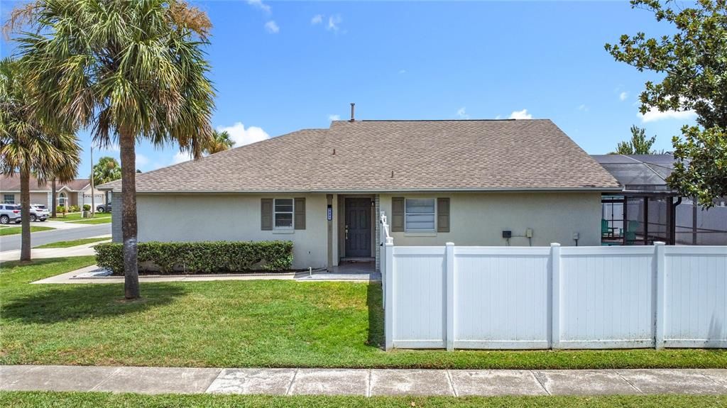 For Sale: $364,999 (2 beds, 2 baths, 1330 Square Feet)