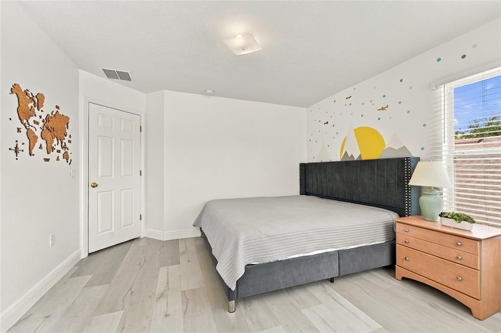 For Sale: $469,000 (4 beds, 2 baths, 2398 Square Feet)