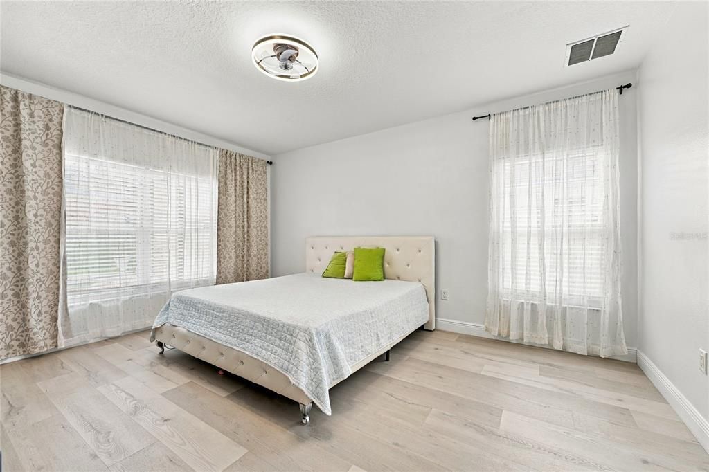 For Sale: $469,000 (4 beds, 2 baths, 2398 Square Feet)