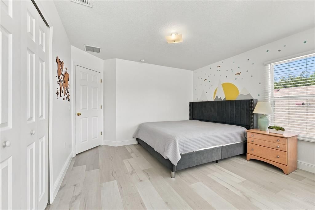 For Sale: $469,000 (4 beds, 2 baths, 2398 Square Feet)
