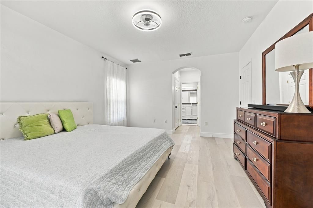 For Sale: $469,000 (4 beds, 2 baths, 2398 Square Feet)