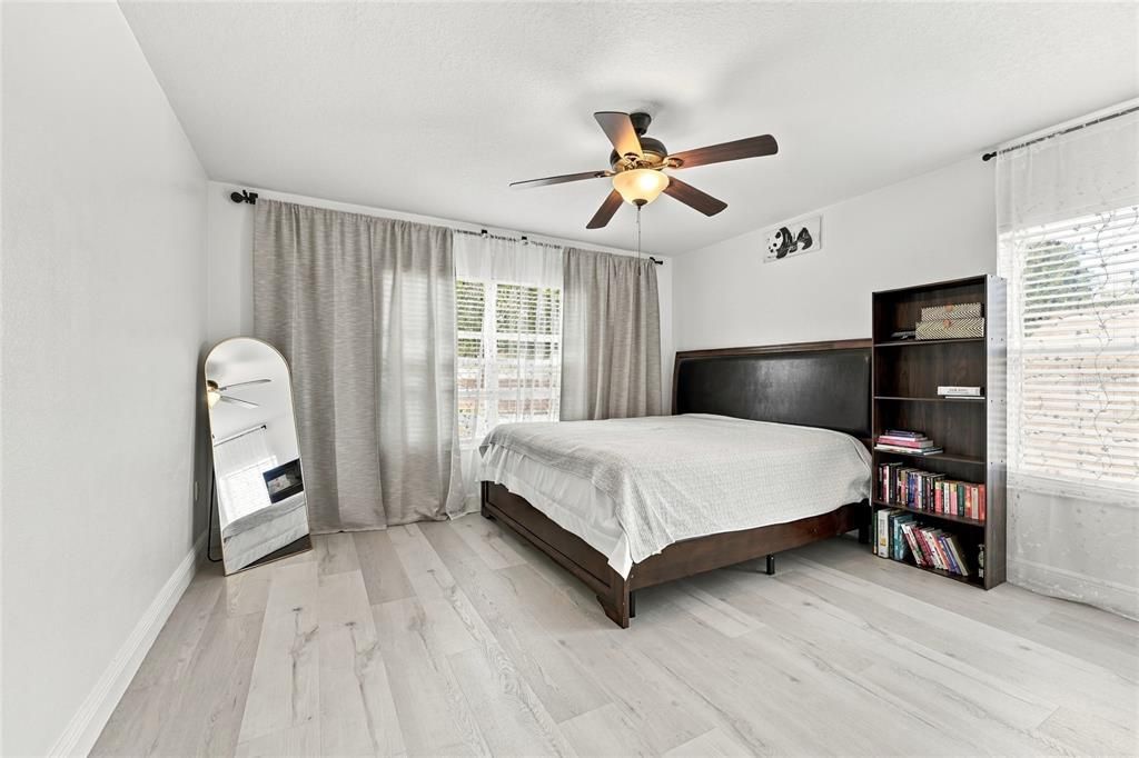 For Sale: $469,000 (4 beds, 2 baths, 2398 Square Feet)
