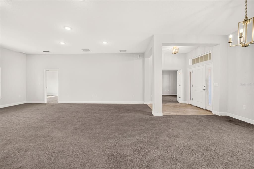 For Sale: $349,900 (4 beds, 3 baths, 2300 Square Feet)
