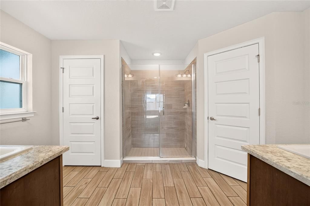 For Sale: $349,900 (4 beds, 3 baths, 2300 Square Feet)