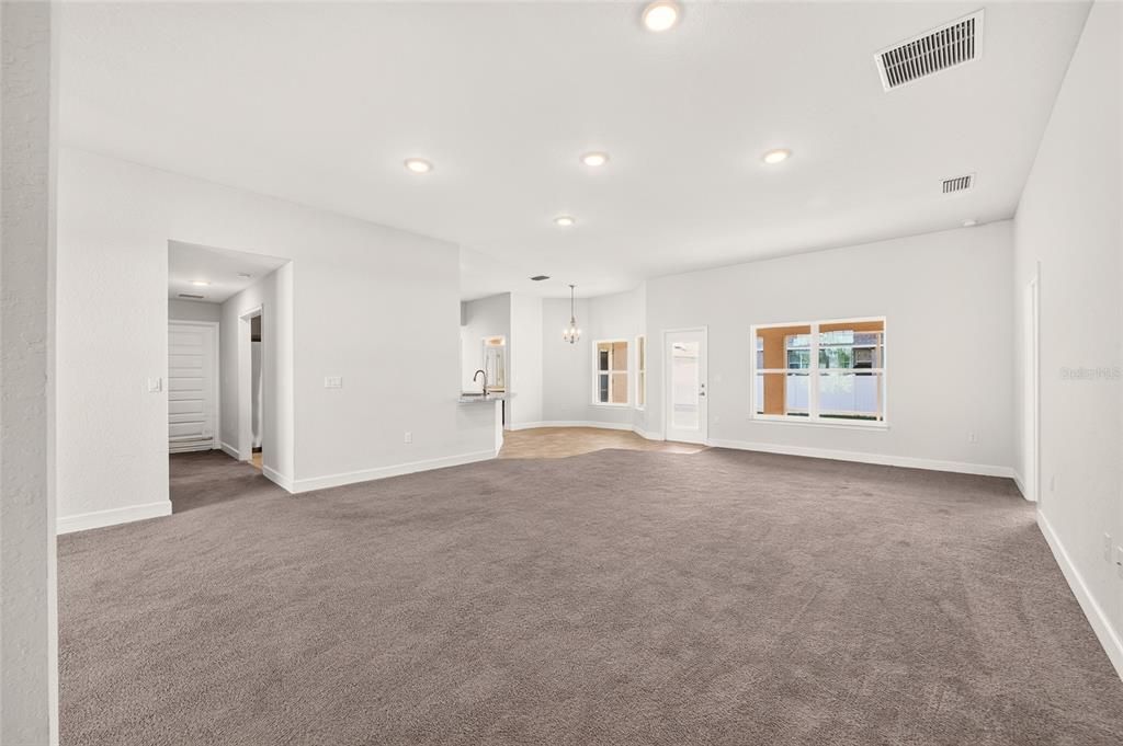 For Sale: $349,900 (4 beds, 3 baths, 2300 Square Feet)