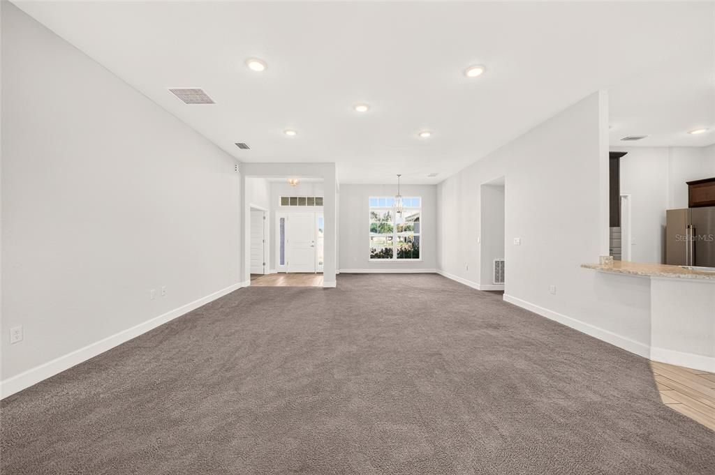 For Sale: $349,900 (4 beds, 3 baths, 2300 Square Feet)
