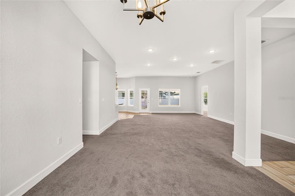For Sale: $349,900 (4 beds, 3 baths, 2300 Square Feet)