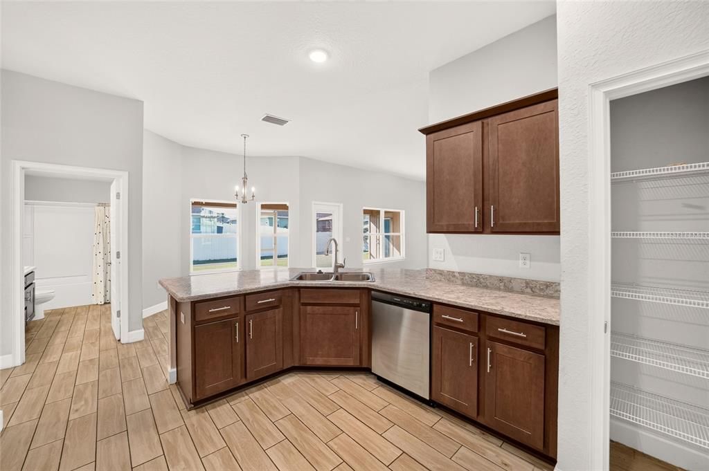 For Sale: $349,900 (4 beds, 3 baths, 2300 Square Feet)