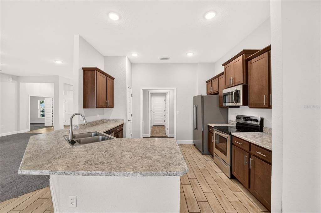 For Sale: $349,900 (4 beds, 3 baths, 2300 Square Feet)