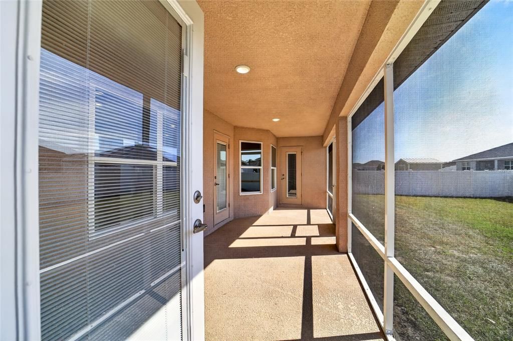 For Sale: $349,900 (4 beds, 3 baths, 2300 Square Feet)