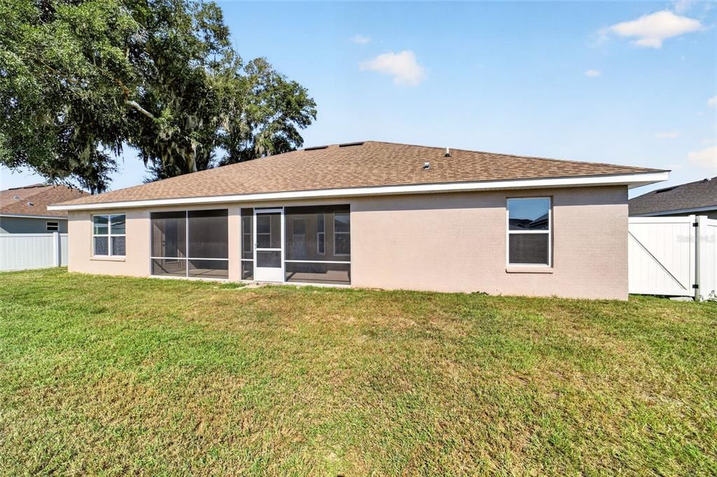 For Sale: $349,900 (4 beds, 3 baths, 2300 Square Feet)