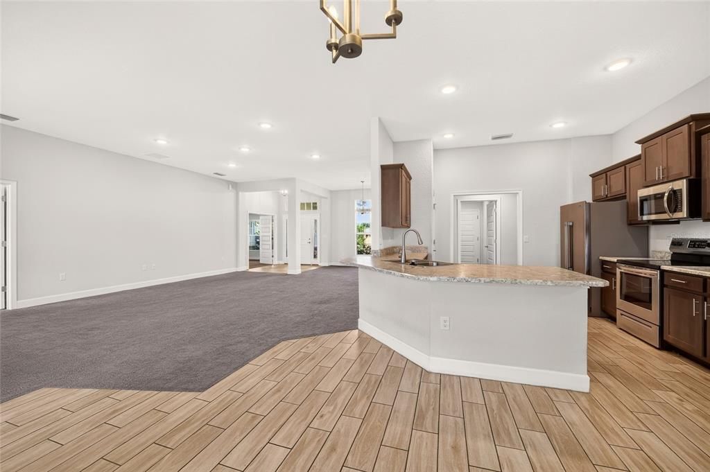 For Sale: $349,900 (4 beds, 3 baths, 2300 Square Feet)