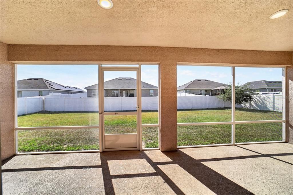 For Sale: $349,900 (4 beds, 3 baths, 2300 Square Feet)