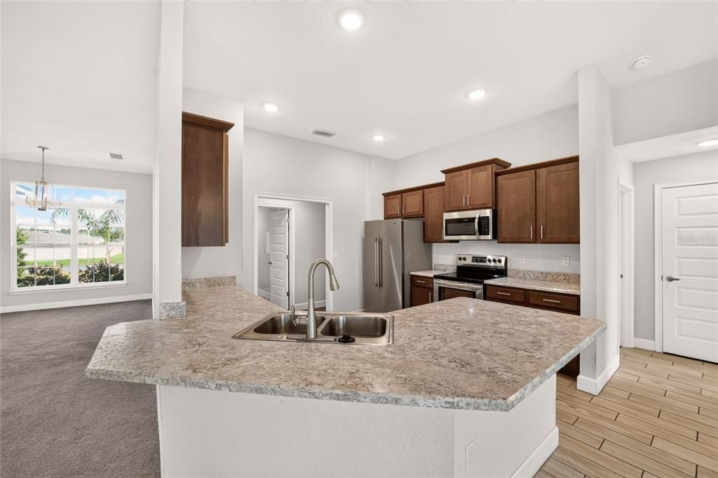 For Sale: $349,900 (4 beds, 3 baths, 2300 Square Feet)