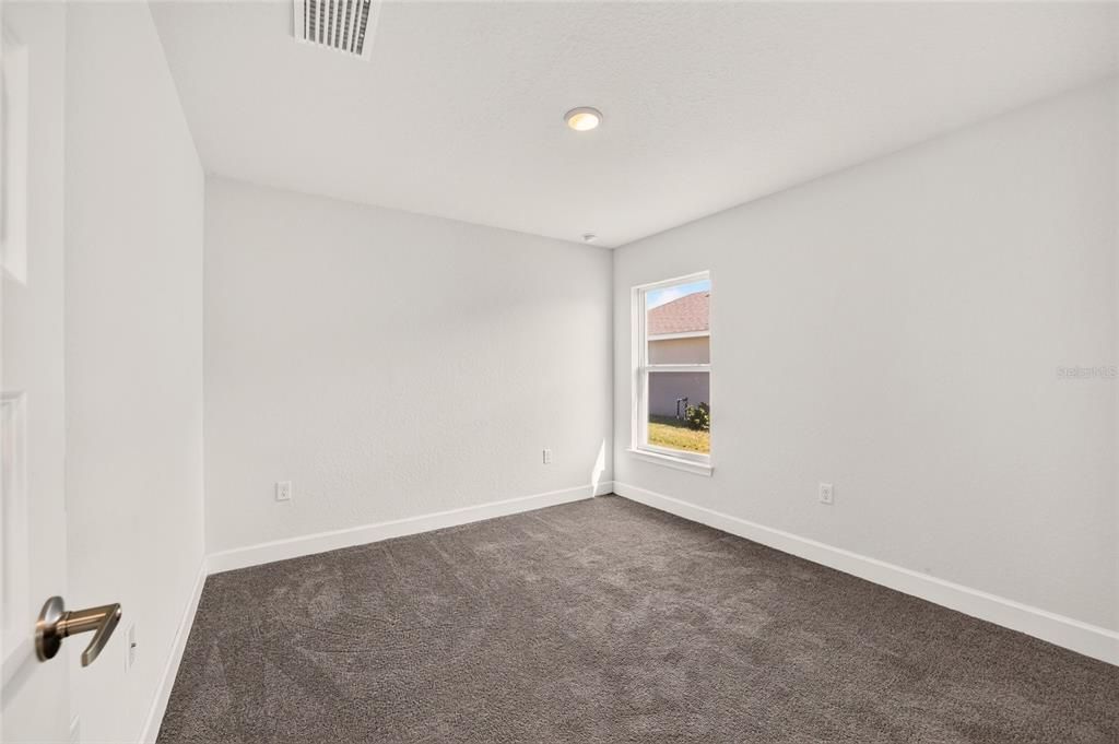 For Sale: $349,900 (4 beds, 3 baths, 2300 Square Feet)