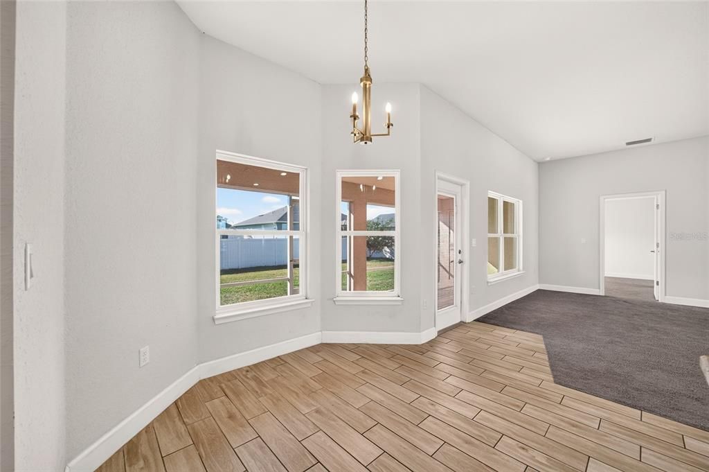 For Sale: $349,900 (4 beds, 3 baths, 2300 Square Feet)