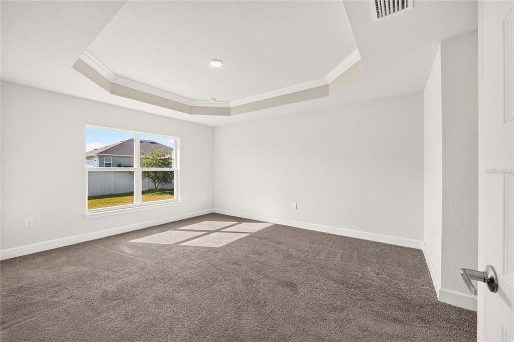 For Sale: $349,900 (4 beds, 3 baths, 2300 Square Feet)