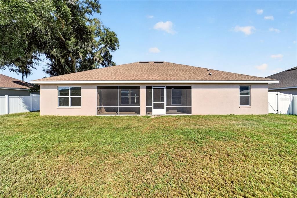 For Sale: $349,900 (4 beds, 3 baths, 2300 Square Feet)