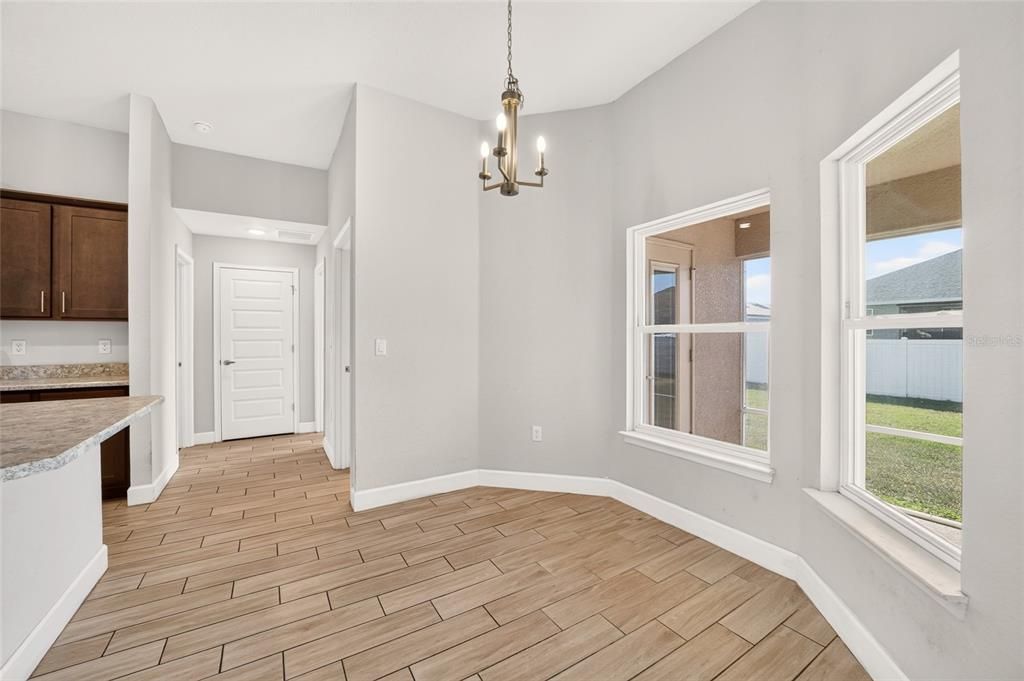 For Sale: $349,900 (4 beds, 3 baths, 2300 Square Feet)