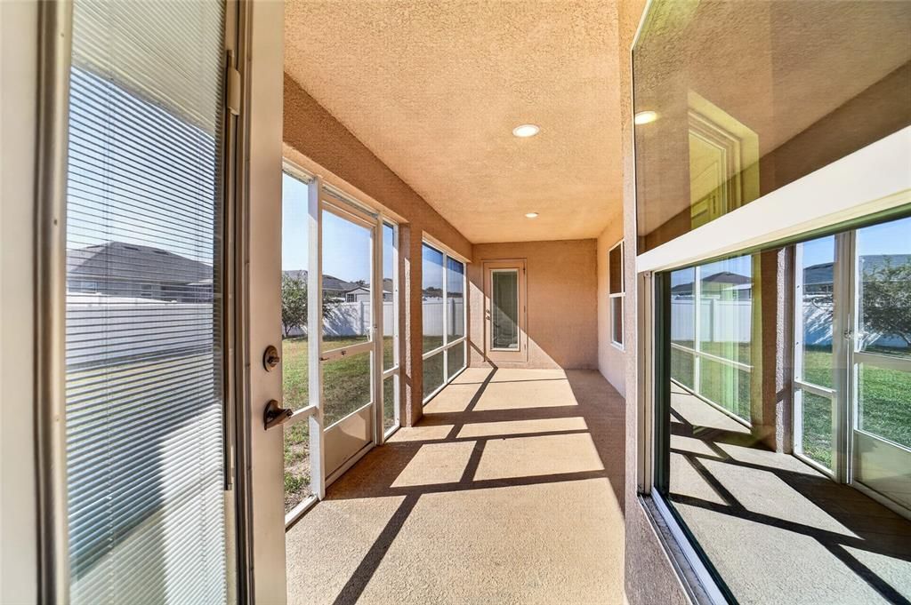 For Sale: $349,900 (4 beds, 3 baths, 2300 Square Feet)