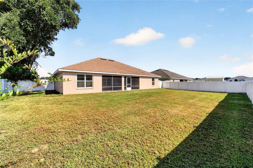 For Sale: $349,900 (4 beds, 3 baths, 2300 Square Feet)