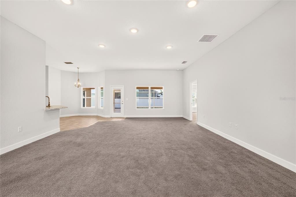For Sale: $349,900 (4 beds, 3 baths, 2300 Square Feet)