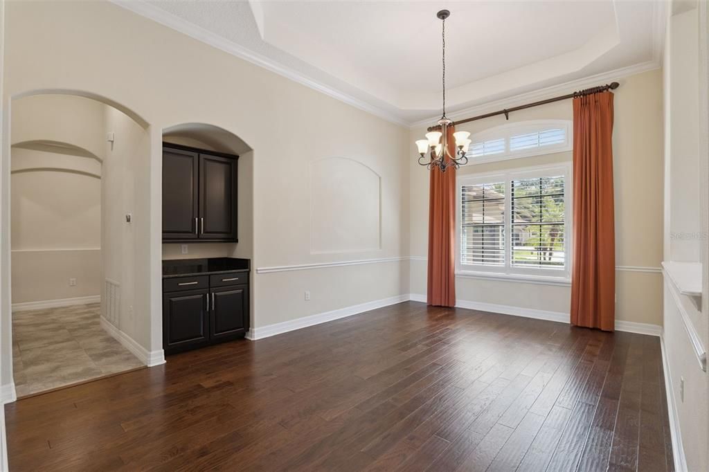 For Sale: $860,000 (4 beds, 2 baths, 3216 Square Feet)