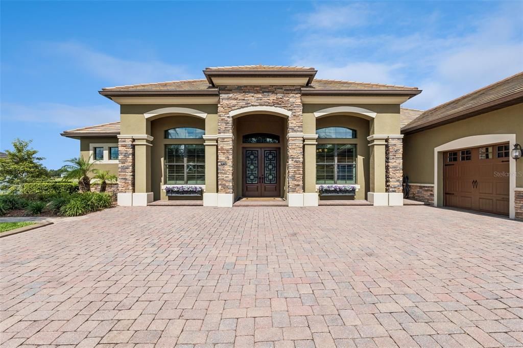 For Sale: $860,000 (4 beds, 2 baths, 3216 Square Feet)