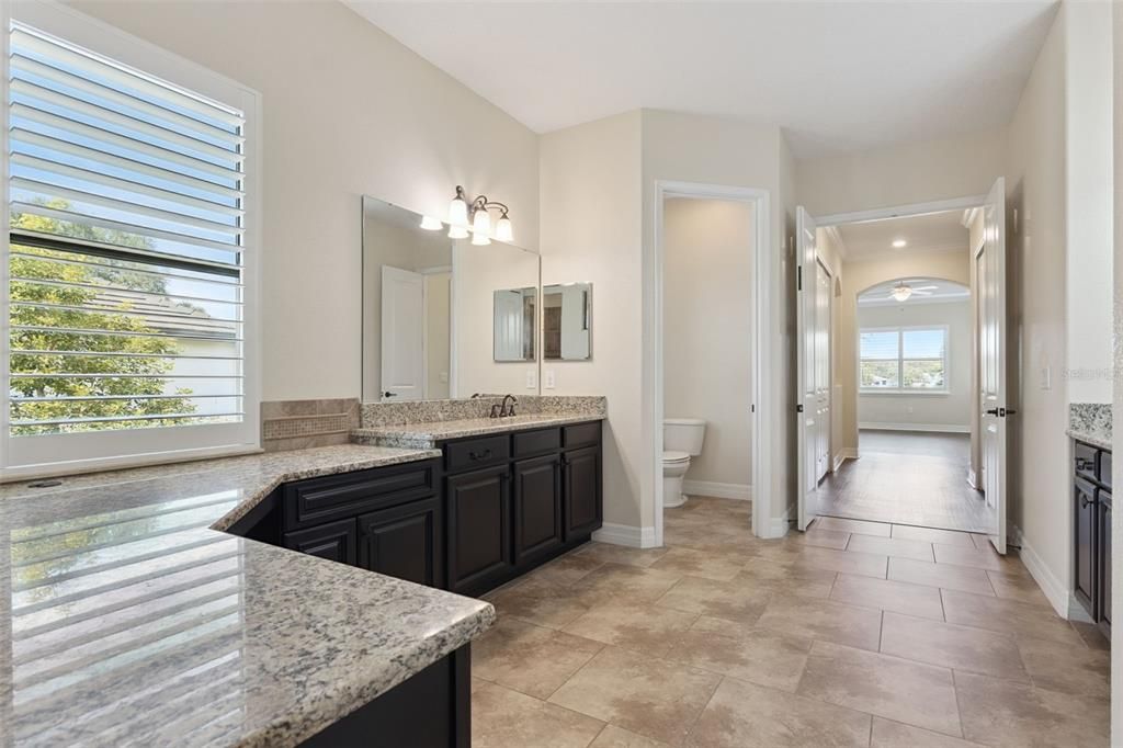 For Sale: $860,000 (4 beds, 2 baths, 3216 Square Feet)