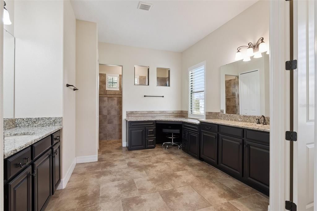 For Sale: $860,000 (4 beds, 2 baths, 3216 Square Feet)