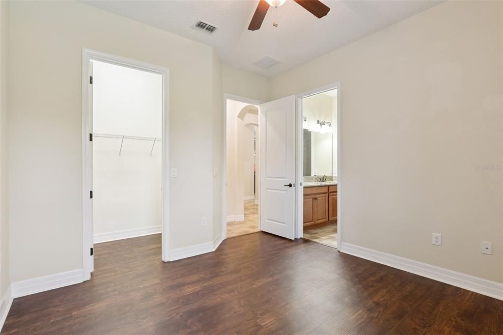 For Sale: $860,000 (4 beds, 2 baths, 3216 Square Feet)