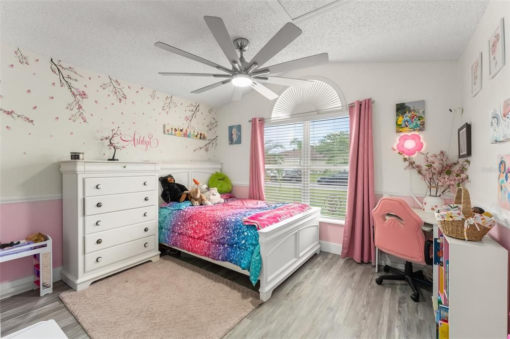 For Sale: $389,000 (3 beds, 2 baths, 1632 Square Feet)
