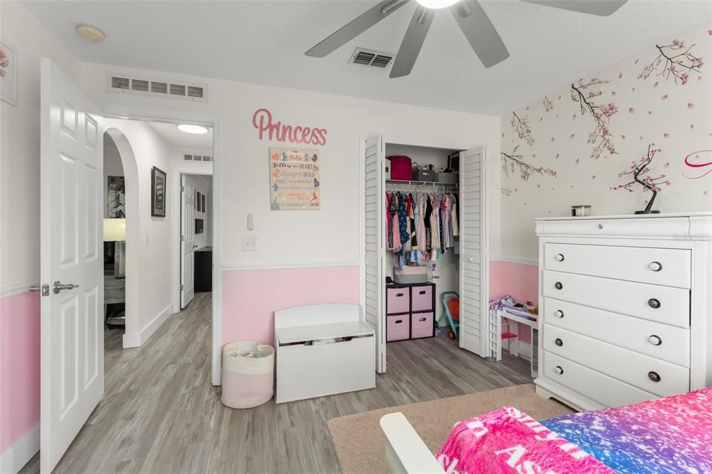 For Sale: $389,000 (3 beds, 2 baths, 1632 Square Feet)
