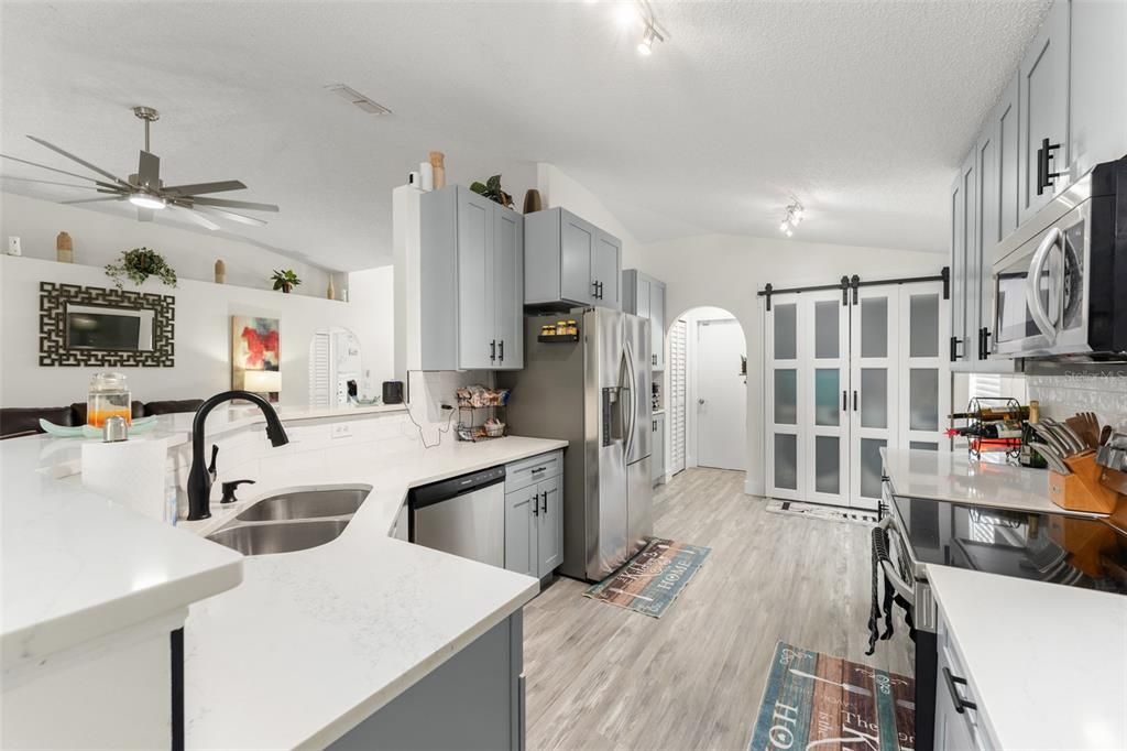 For Sale: $389,000 (3 beds, 2 baths, 1632 Square Feet)