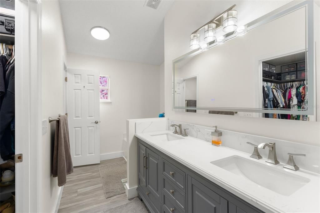 For Sale: $389,000 (3 beds, 2 baths, 1632 Square Feet)