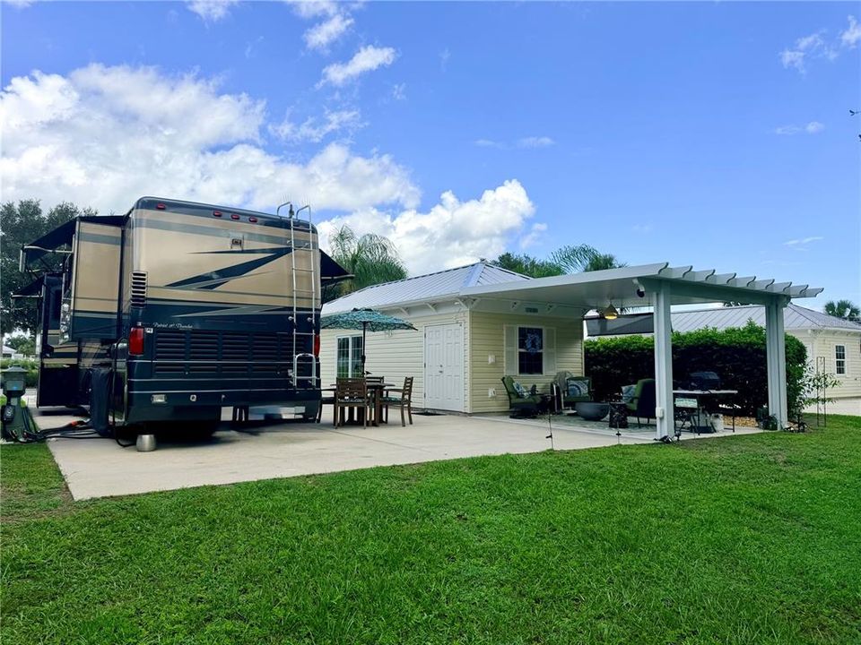 На продажу: $214,900 (0.12 acres)