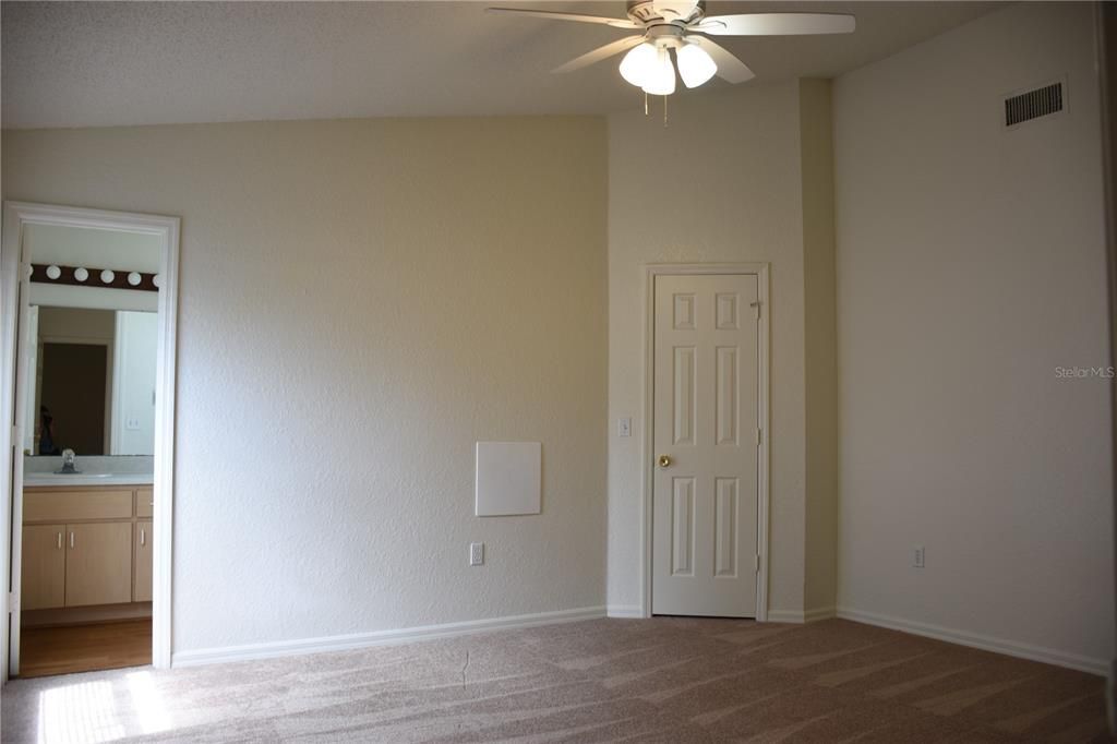 For Sale: $295,000 (3 beds, 2 baths, 1246 Square Feet)