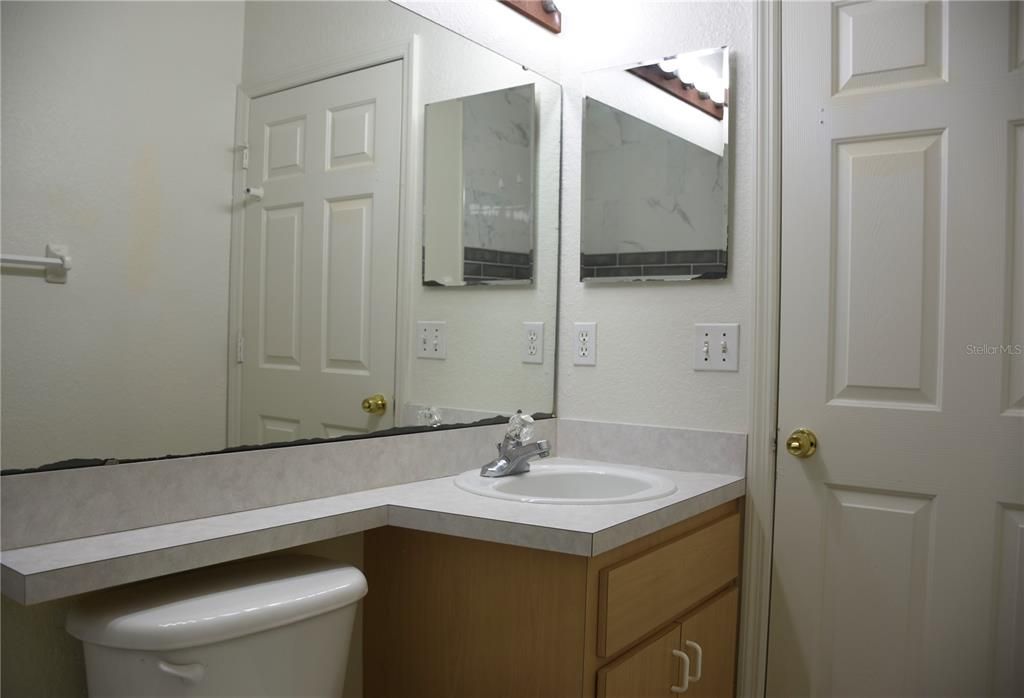For Sale: $295,000 (3 beds, 2 baths, 1246 Square Feet)