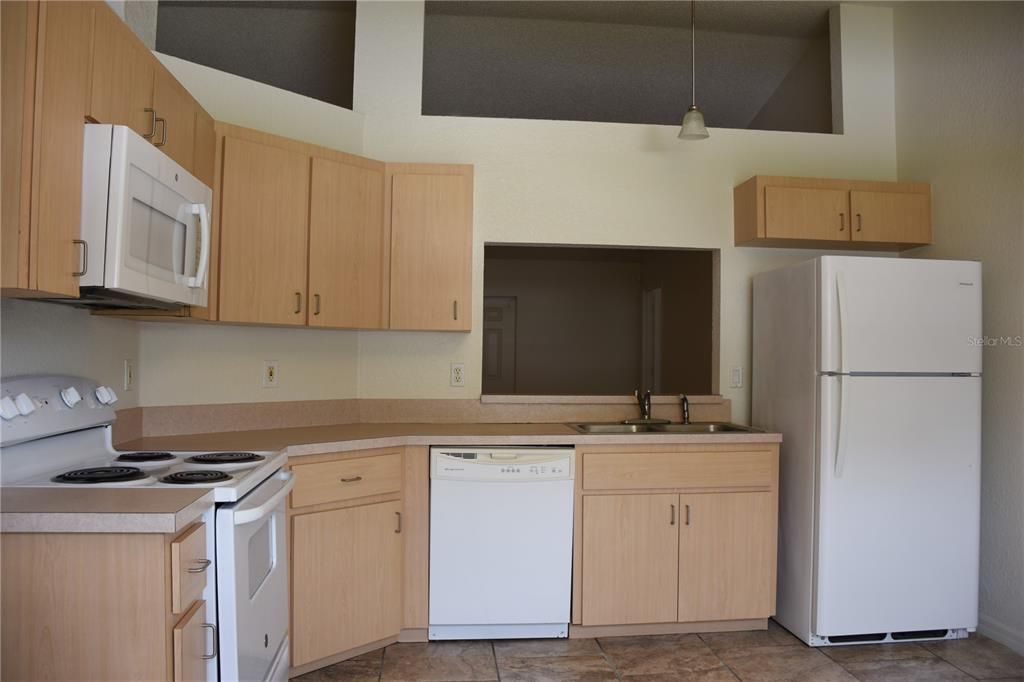 For Sale: $295,000 (3 beds, 2 baths, 1246 Square Feet)