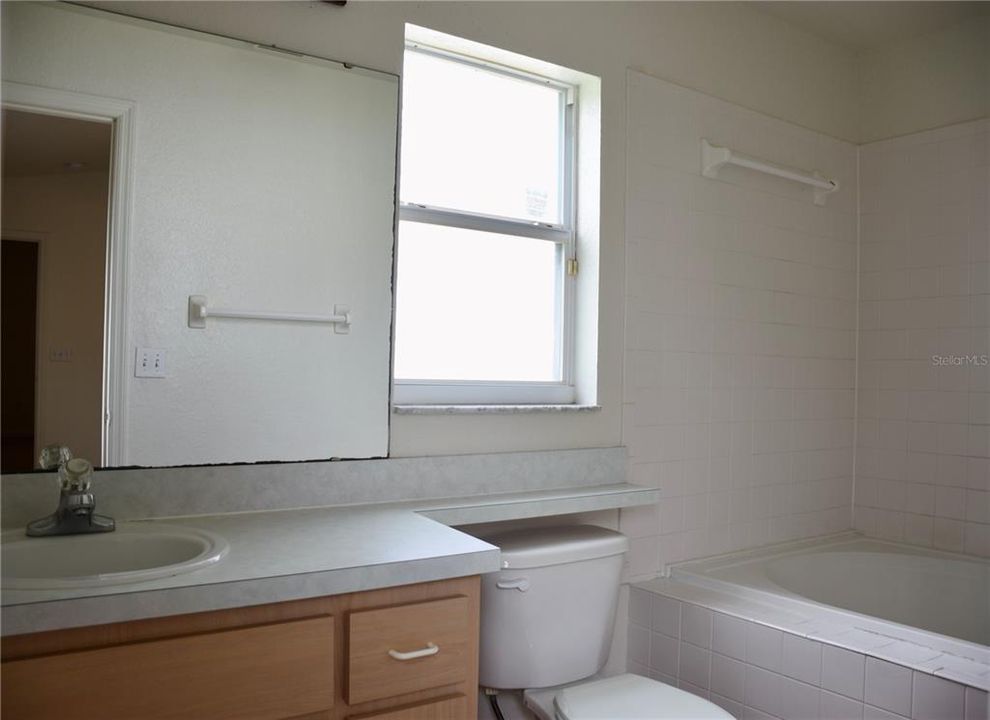 For Sale: $295,000 (3 beds, 2 baths, 1246 Square Feet)