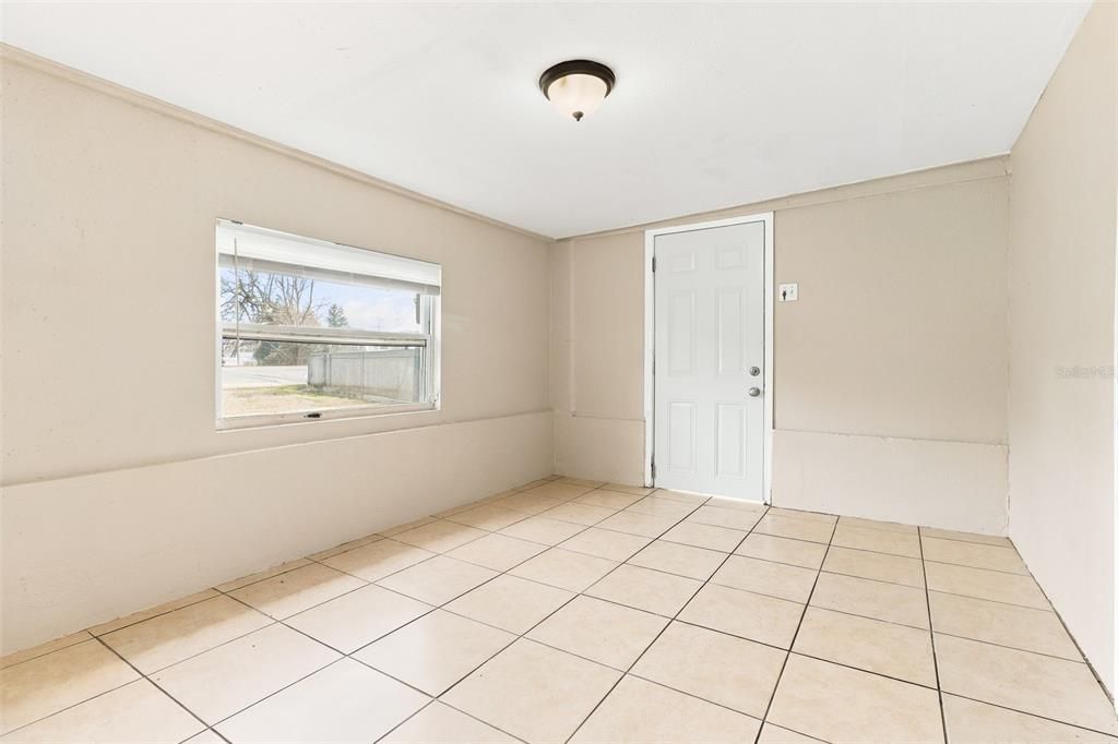 For Sale: $324,900 (3 beds, 2 baths, 1054 Square Feet)
