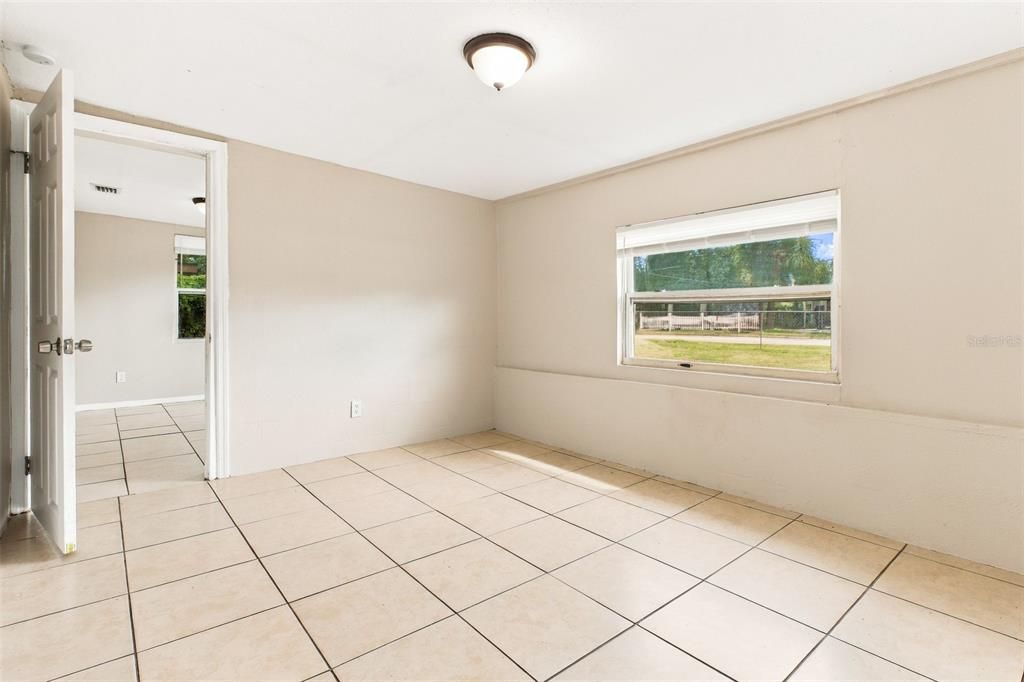 For Sale: $324,900 (3 beds, 2 baths, 1054 Square Feet)