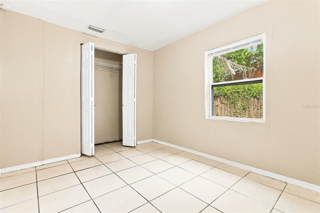 For Sale: $324,900 (3 beds, 2 baths, 1054 Square Feet)