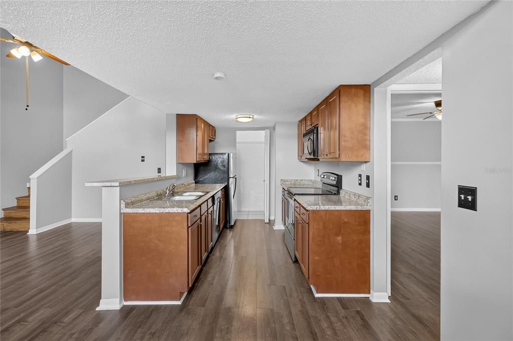 В аренду: $1,900 (2 спален, 2 ванн, 1492 Квадратных фут)
