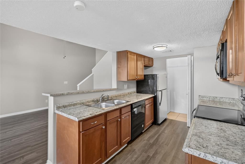 В аренду: $1,900 (2 спален, 2 ванн, 1492 Квадратных фут)