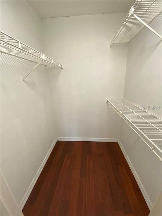 For Sale: $95,000 (1 beds, 1 baths, 644 Square Feet)